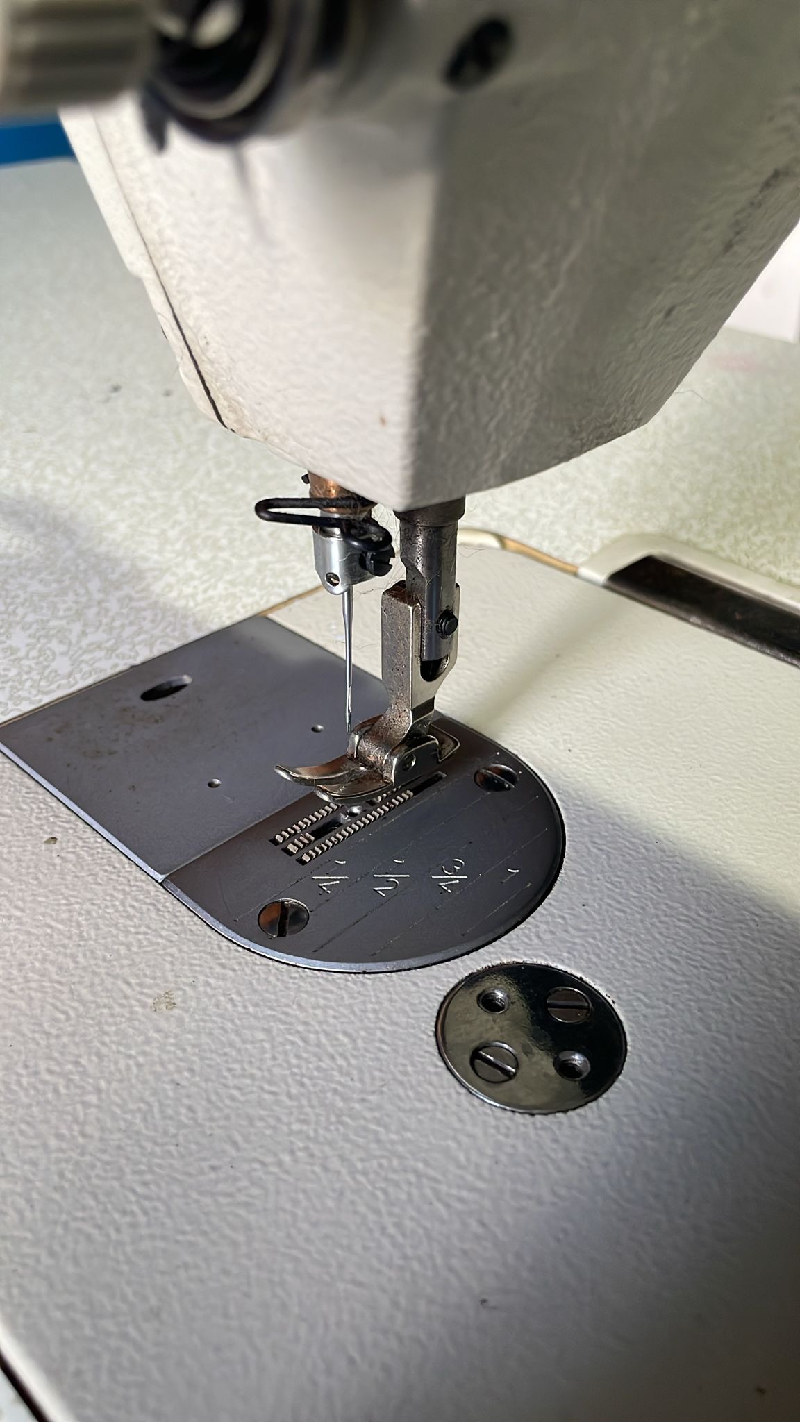 9dE8JXerABNb b74e0d5a dc5c 4ab5 b1f1 720578deb3ba Máquina Recta Industrial